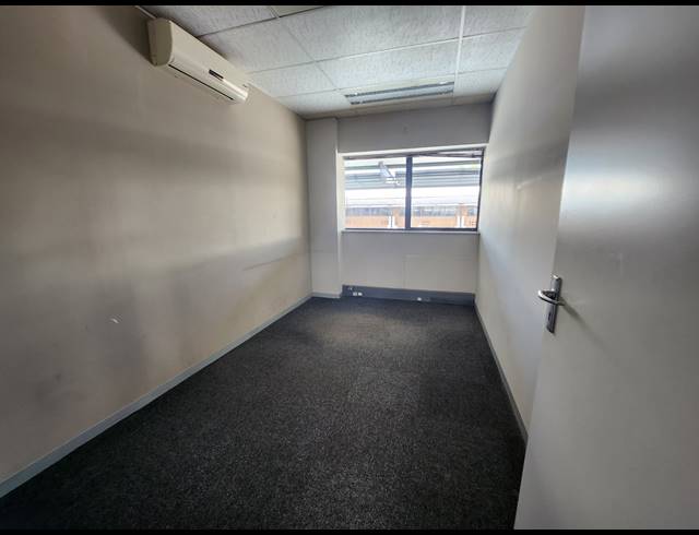 319.90M² OFFICE TO LET IN RANDJESPARK